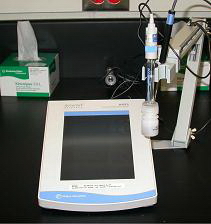 Accumet Research AR25 pH Meter